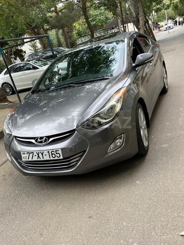 Hyundai Elantra-1