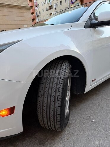 Chevrolet Cruze-10