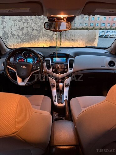 Chevrolet Cruze-13