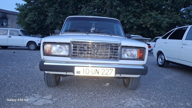 LADA (VAZ) 2107-1