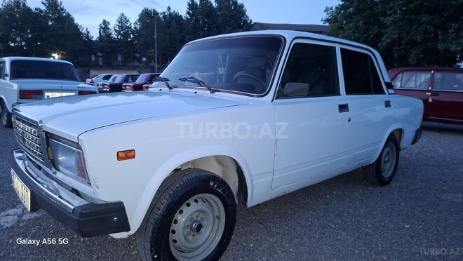 LADA (VAZ) 2107-2
