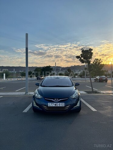 Hyundai Elantra-4