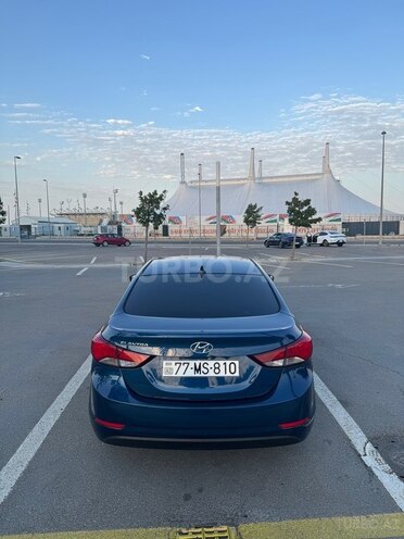 Hyundai Elantra-12