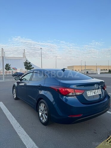 Hyundai Elantra-10