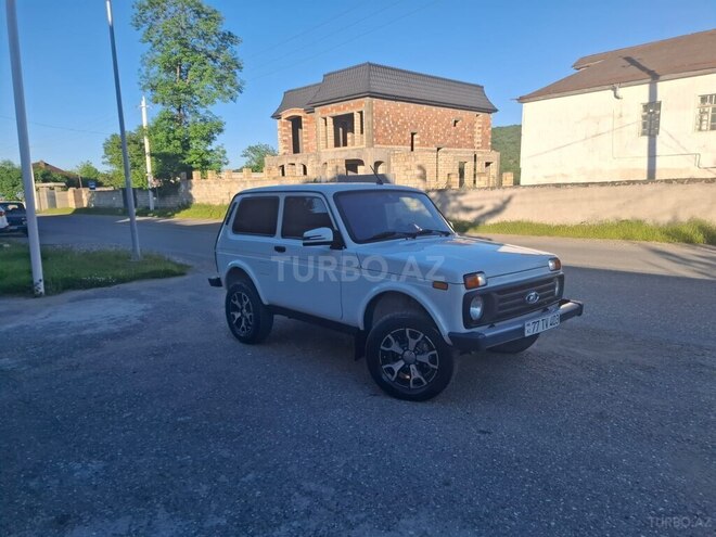 LADA (VAZ) Niva-8