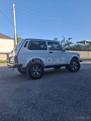 LADA (VAZ) Niva-9