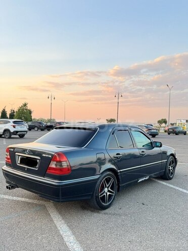 Mercedes C 200-2