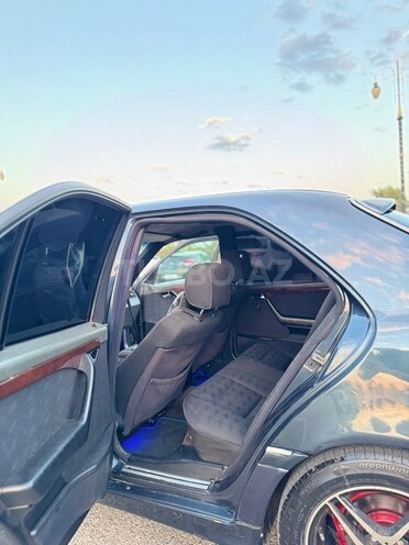 Mercedes C 200-8
