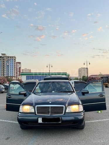 Mercedes C 200-11