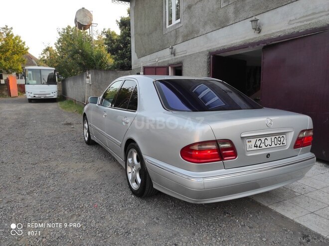 Mercedes E 220-6