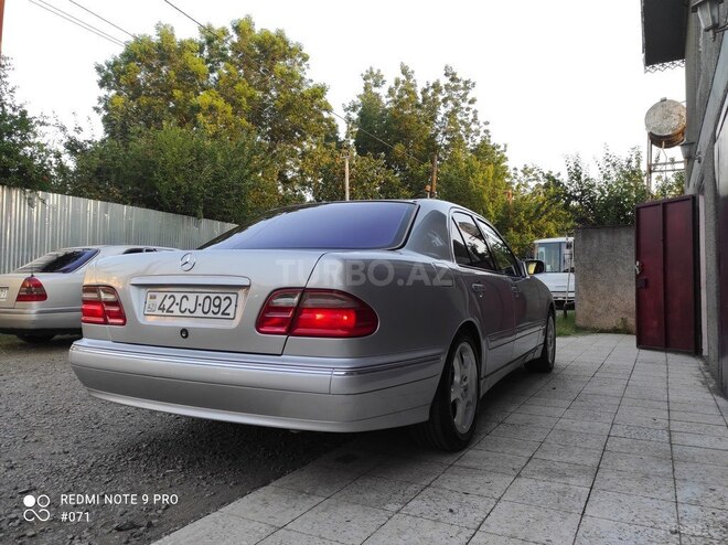 Mercedes E 220-7