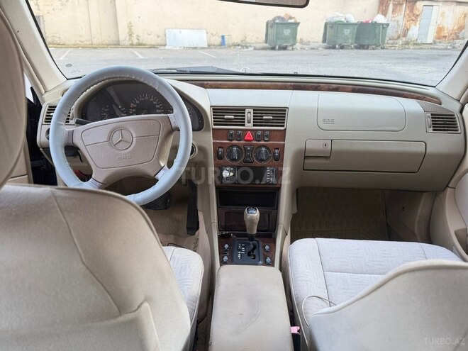 Mercedes C 200-8