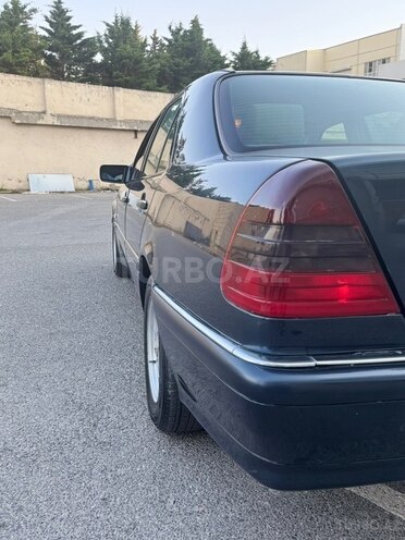 Mercedes C 200-7