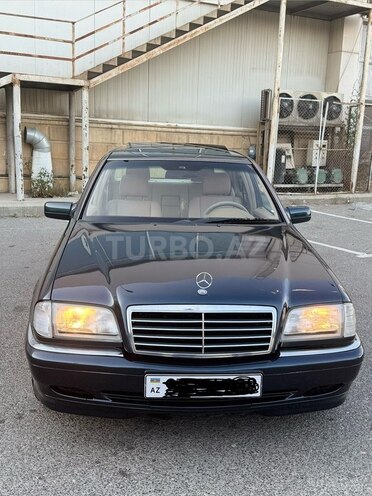 Mercedes C 200-11