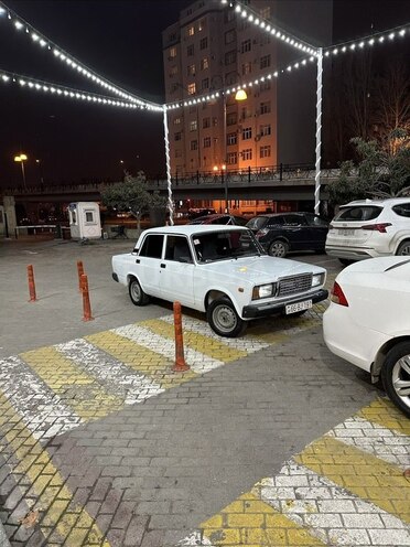 LADA (VAZ) 2107-2