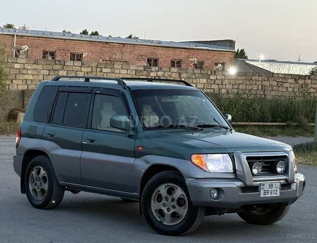 Mitsubishi Pajero io-4