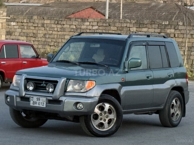 Mitsubishi Pajero io-3