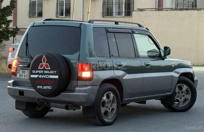 Mitsubishi Pajero io-6