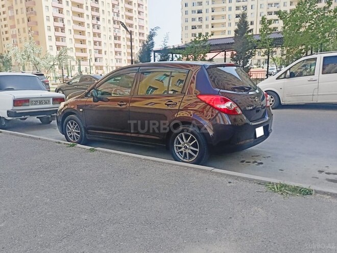 Nissan Tiida-4