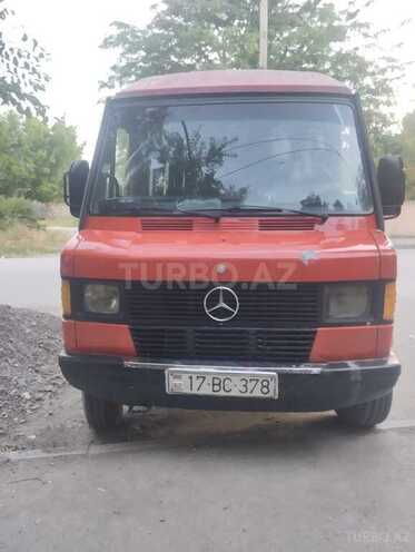 Mercedes 208 D-1