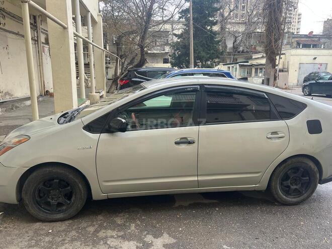 Toyota Prius-5