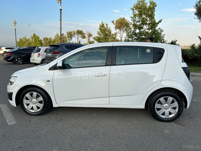 Chevrolet Aveo-8