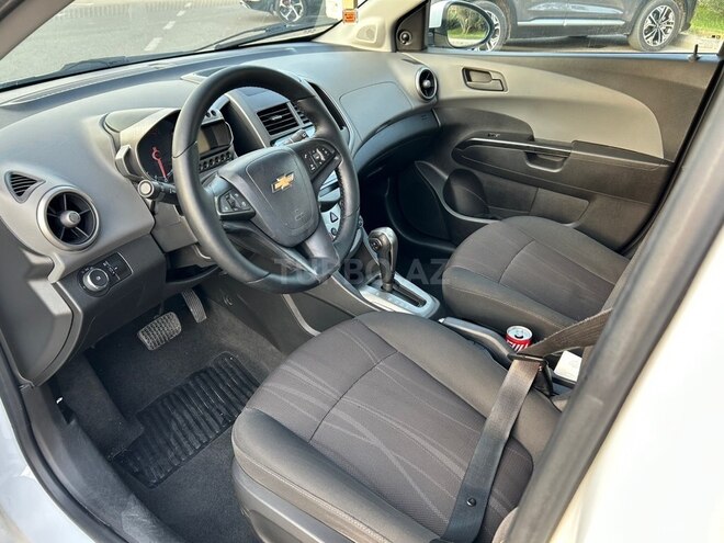 Chevrolet Aveo-12