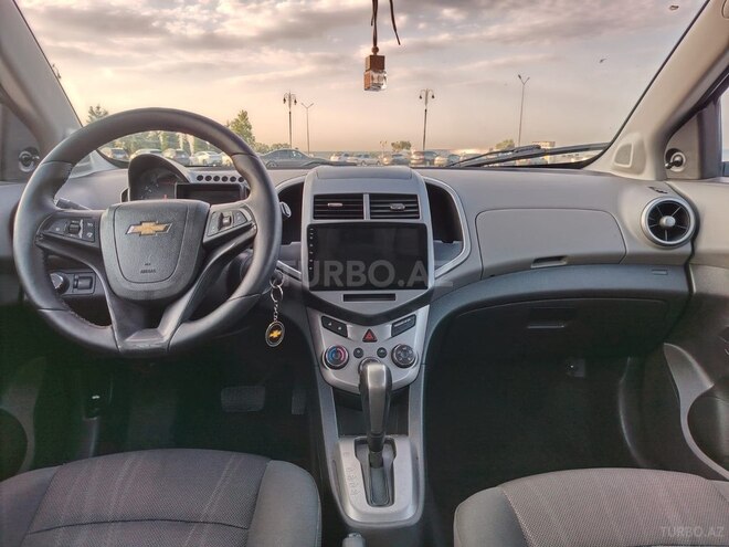 Chevrolet Aveo-13