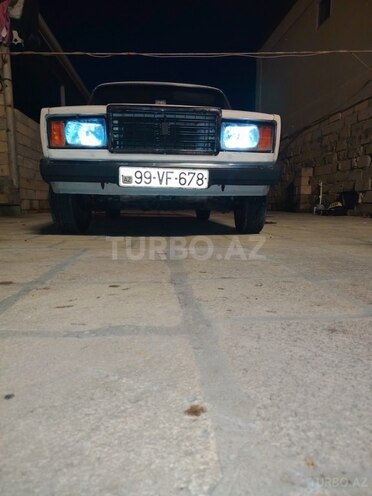 LADA (VAZ) 2107-1