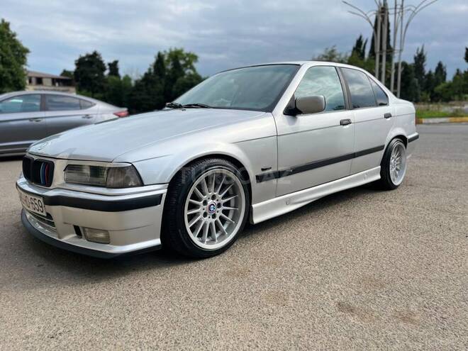 BMW 320-4