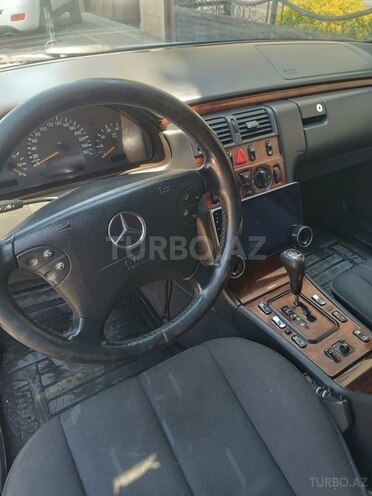 Mercedes E 280-6