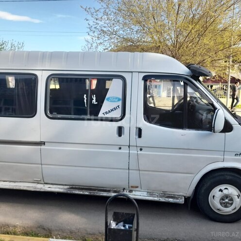 Ford Transit-2