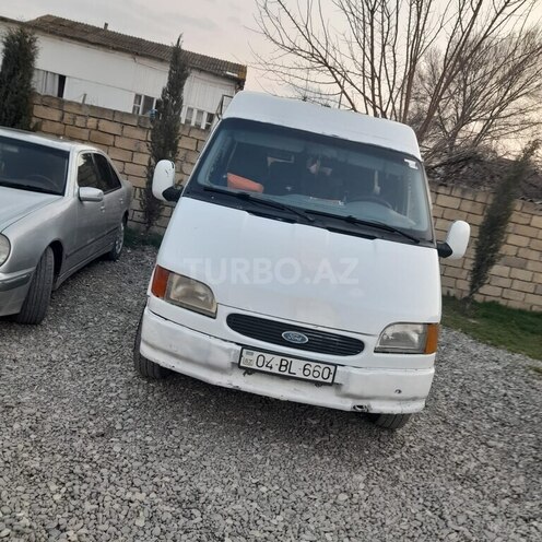 Ford Transit-1