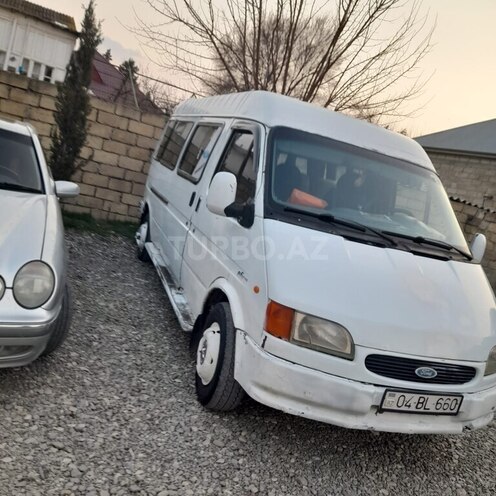 Ford Transit-7