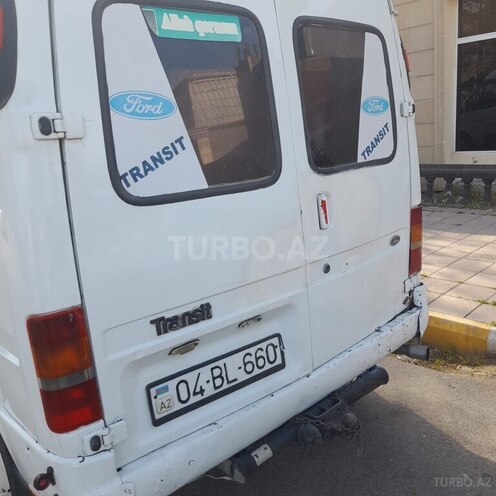 Ford Transit-11