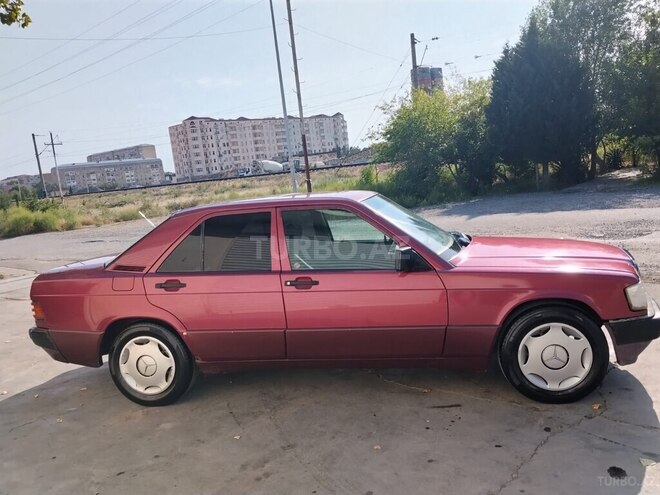 Mercedes 190-2