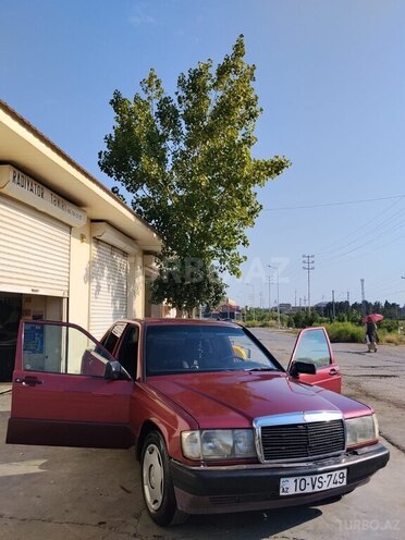 Mercedes 190-4