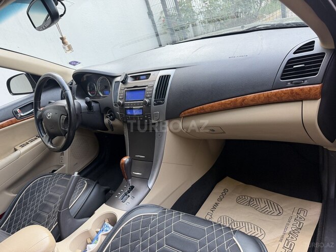 Hyundai Sonata-16
