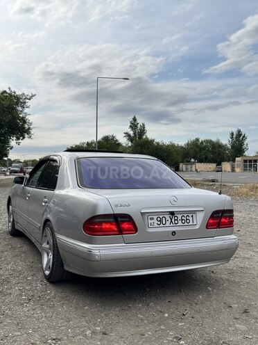 Mercedes E 280-13