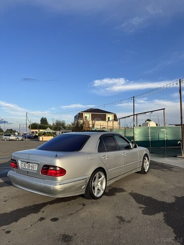 Mercedes E 280-5