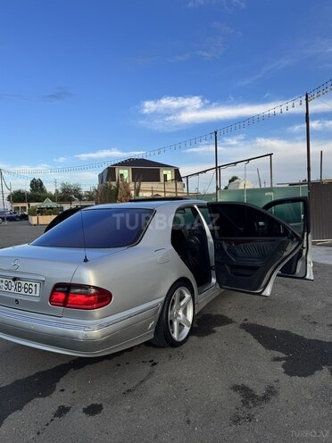 Mercedes E 280-6
