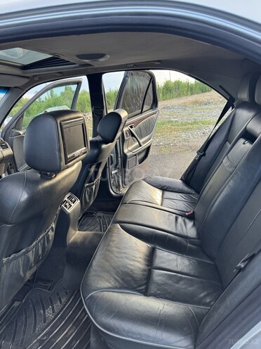 Mercedes E 280-9