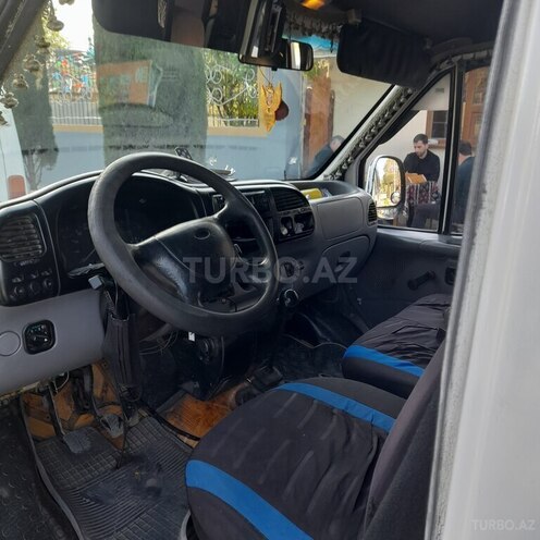 Ford Transit-14