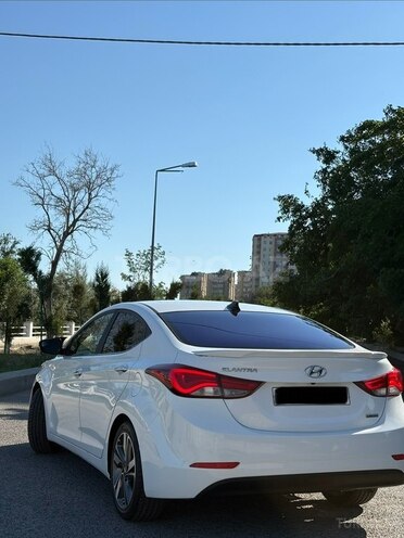 Hyundai Elantra-10