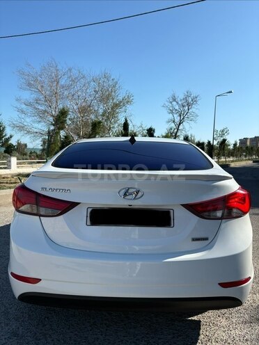 Hyundai Elantra-2
