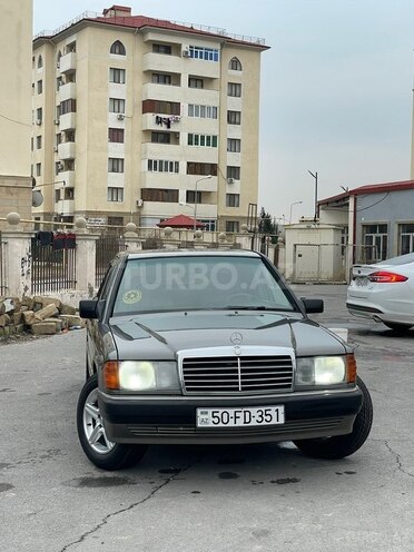 Mercedes 190-1