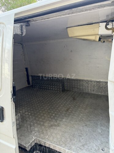 Ford Transit-8