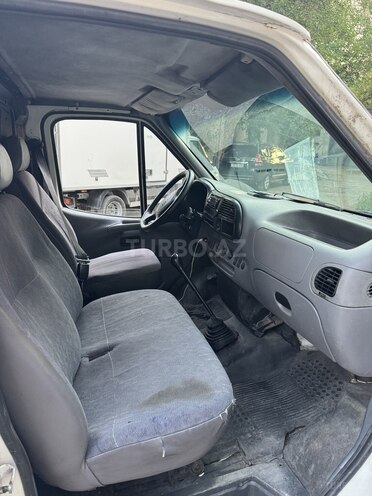 Ford Transit-4