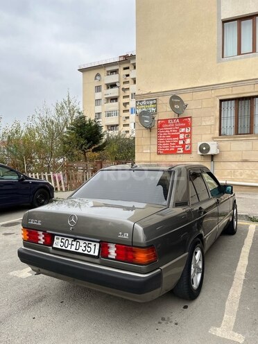 Mercedes 190-4