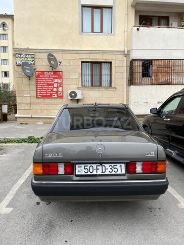Mercedes 190-5